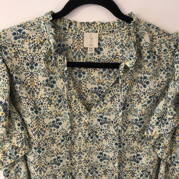 Anthropologie Joie flutter sleeve floral top - Picture 3 of 10